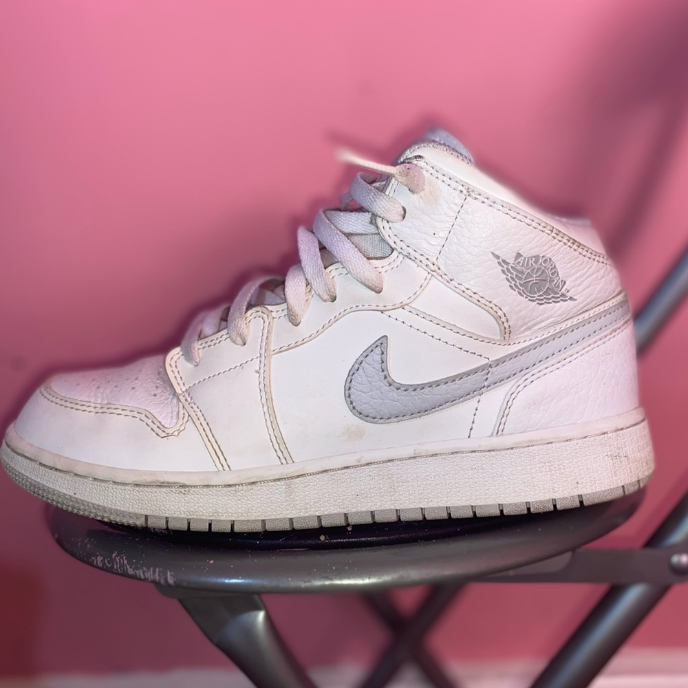 Air Jordan Retro 1 Mid All Whites